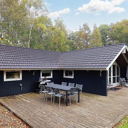 Four-Bedroom Holiday Home In Vaeggerlose 8 Bøtø By Екстериор снимка