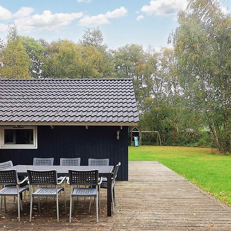 Four-Bedroom Holiday Home In Vaeggerlose 8 Bøtø By Екстериор снимка