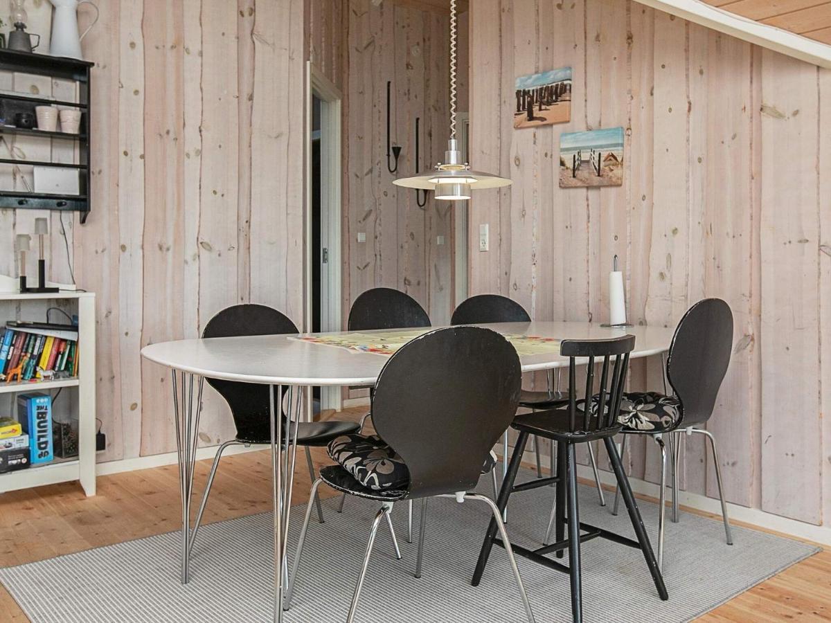 Four-Bedroom Holiday Home In Vaeggerlose 8 Bøtø By Екстериор снимка