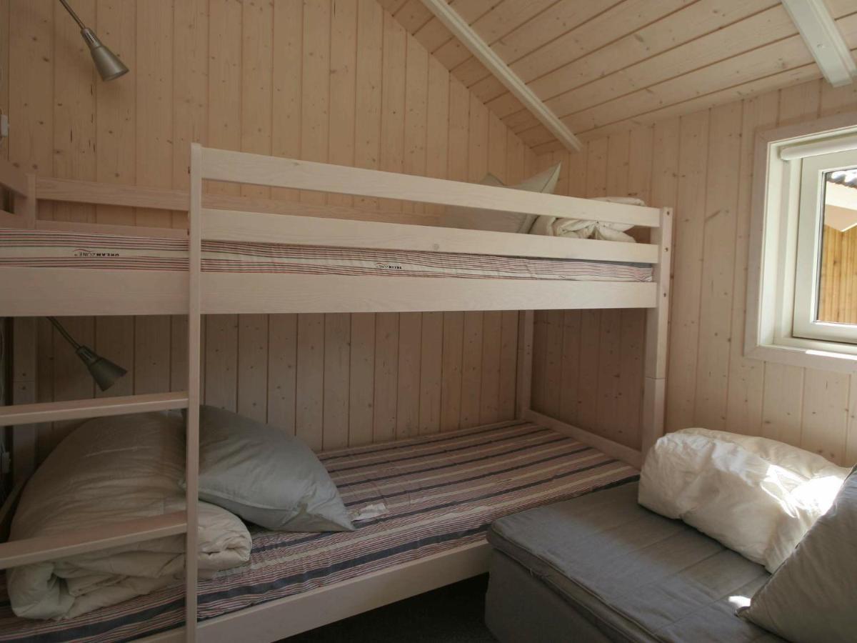 Four-Bedroom Holiday Home In Vaeggerlose 8 Bøtø By Екстериор снимка