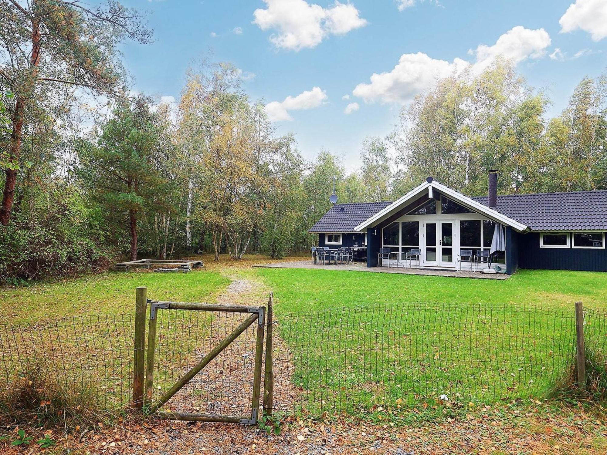 Four-Bedroom Holiday Home In Vaeggerlose 8 Bøtø By Екстериор снимка